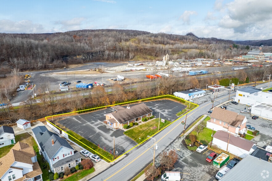 More Photos Of 347-349 Main St, Simpson Bank For Sale