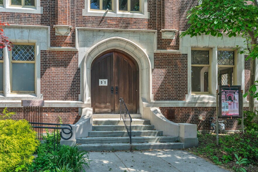 More Photos Of 51 Trumbull St, New Haven Office For Sale
