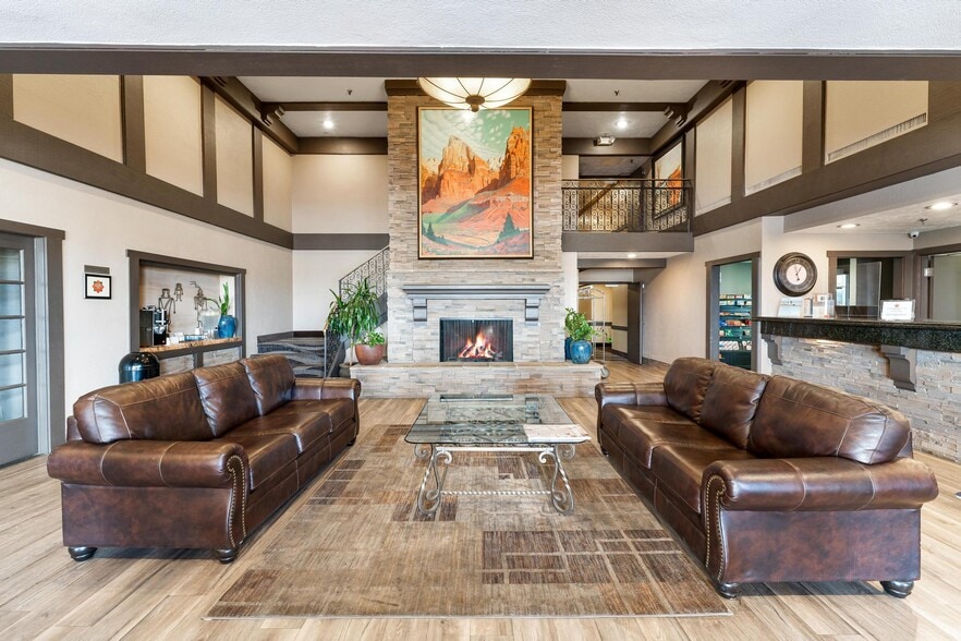 More Photos Of 1450 S Auto Mall Dr, St George Hotel For Sale