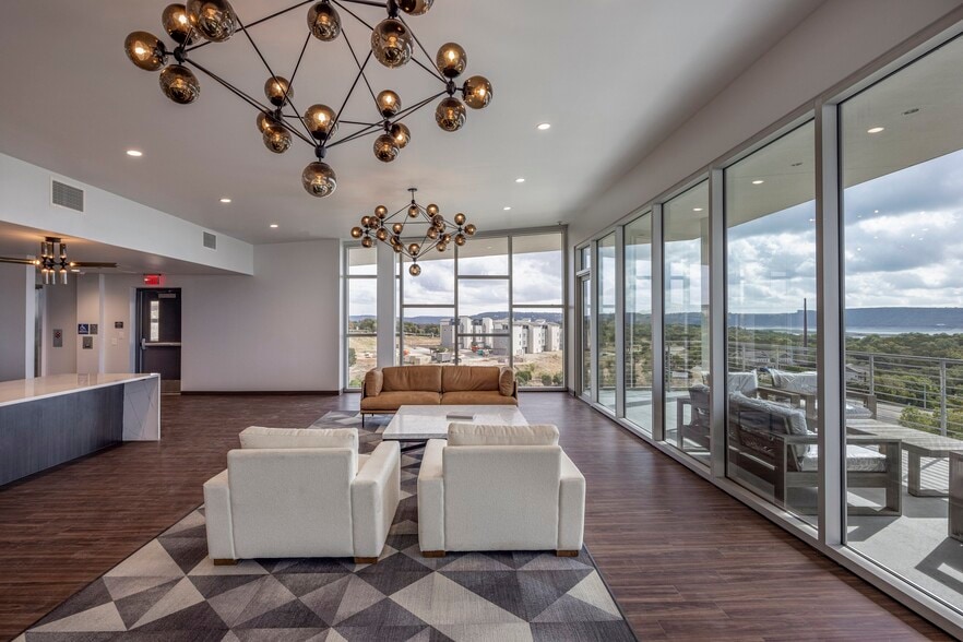 More Photos Of 4229 N FM 620 Hwy, Austin Showroom For Sale
