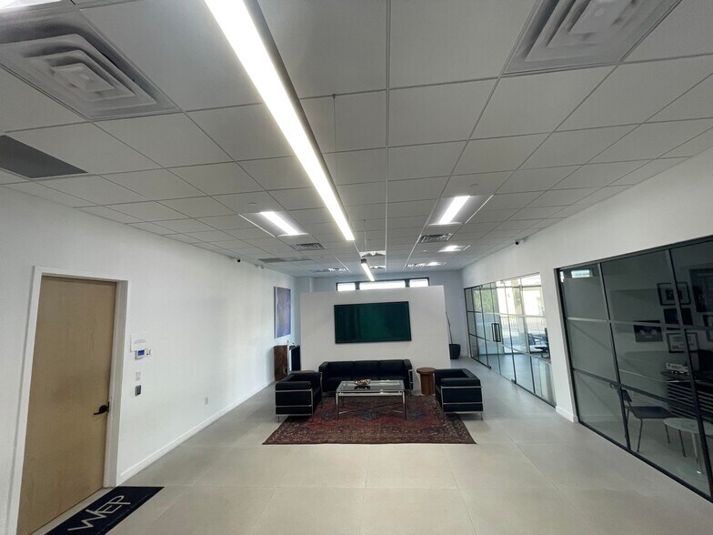 More Photos Of 4302 SW 73rd Ave, Miami Warehouse For Lease