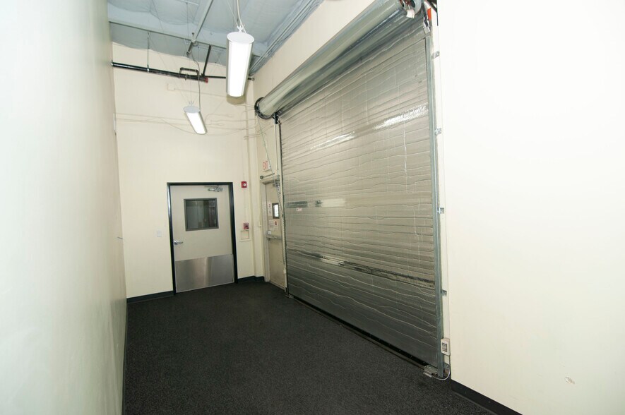 More Photos Of 540 W Woodbury Rd, Altadena Office For Lease