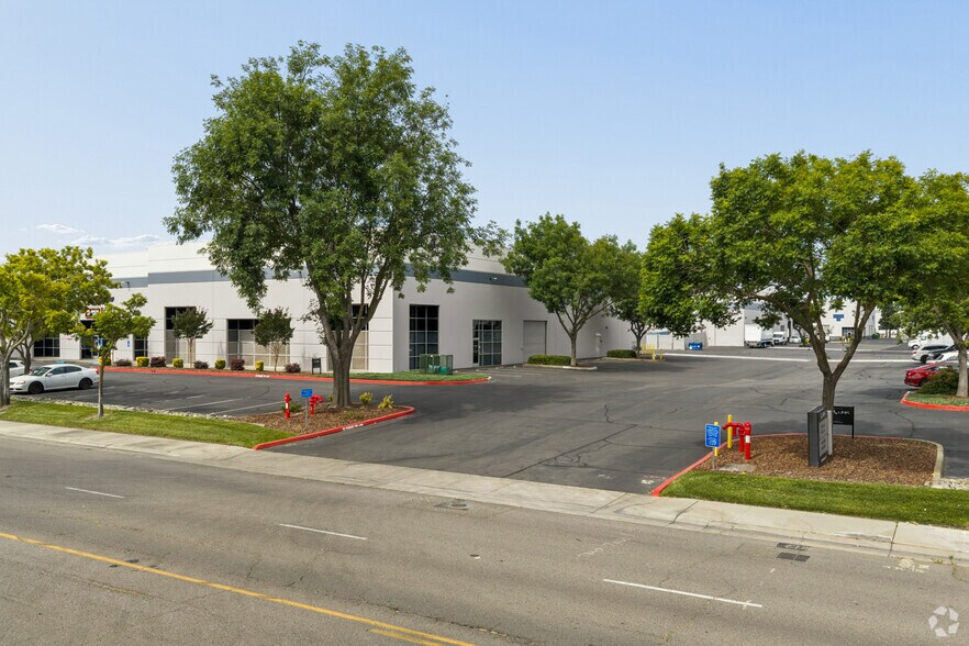 More Photos Of 925 National Dr, Sacramento Unknown For Lease