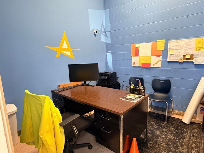 More Photos Of 800 S Main St, Petal Freestanding For Sale