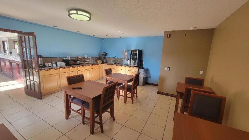 More Photos Of 2820 Hotel Ave, Huntington Hospitality For Sale