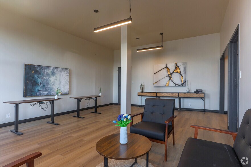 More Photos Of 2940 16th St, San Francisco Loft Creative Space For Lease