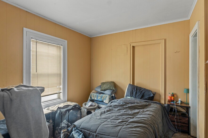 More Photos Of 1879 Central Ave, Albany Freestanding For Sale