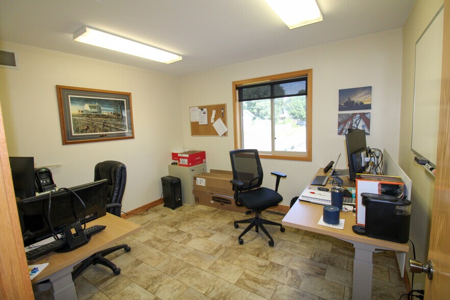 More Photos Of 107 8th Ave SW, Kasson Specialty For Sale