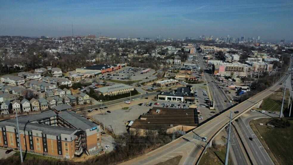 More Photos Of 2711-2721 Franklin Pike, Nashville Freestanding For Lease