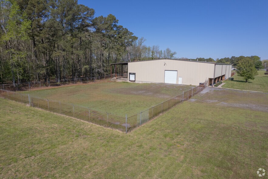 More Photos Of 15352 Merry Cat Ln, Belle Haven Warehouse For Sale