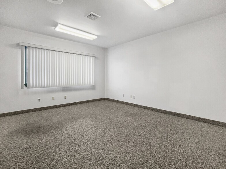 More Photos Of 608 N High St, Millville Medical For Sale