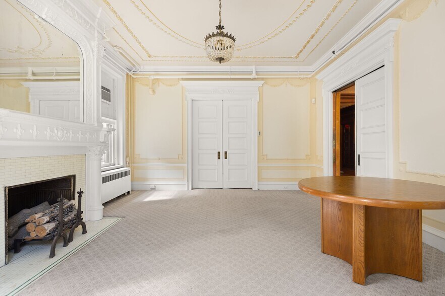 More Photos Of 360 Farmington Ave, Hartford Office Residential For Sale