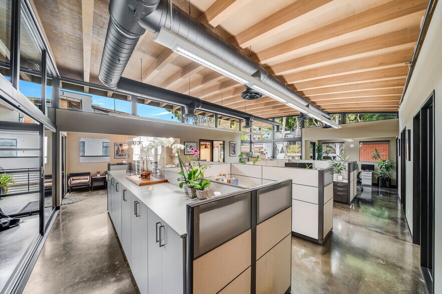 More Photos Of 345-349 3rd St, Laguna Beach Loft Creative Space For Sale