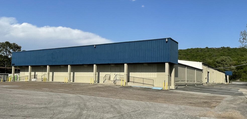 More Photos Of 11607 Memorial Pky, Huntsville Warehouse For Sale