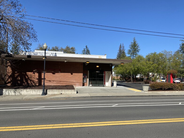 More Photos Of 901 Fremont Ave, Los Altos Bank For Sale