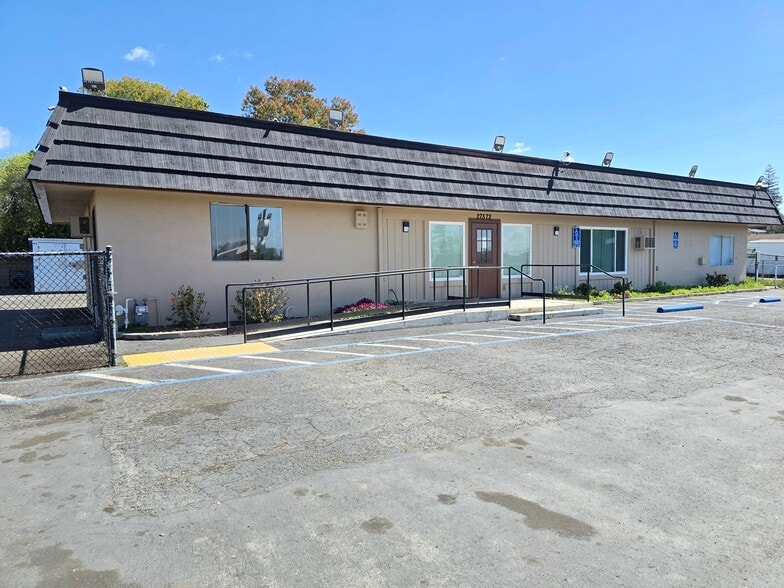 More Photos Of 27572 Mission Blvd, Hayward Auto Dealership For Sale