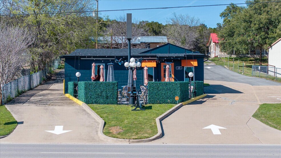 More Photos Of 608 SW Big Bend Trl, Glen Rose Restaurant For Sale
