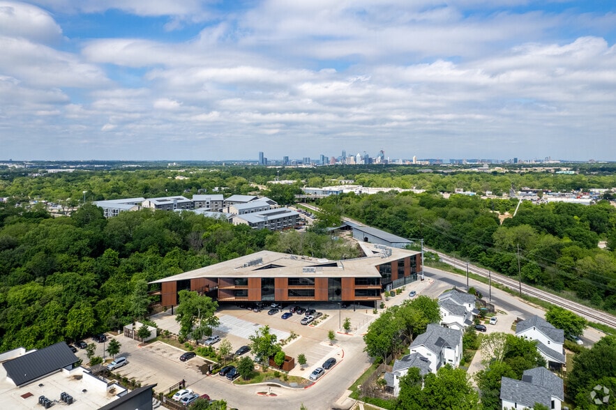 More Photos Of 1141 Shady Ln, Austin Office For Lease