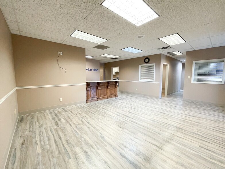 More Photos Of 4101-4103 84th St, Lubbock Office For Lease