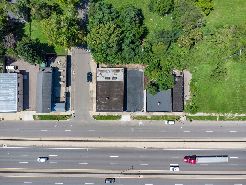 More Photos Of 8411 Southfield Fwy, Detroit Auto Dealership For Sale