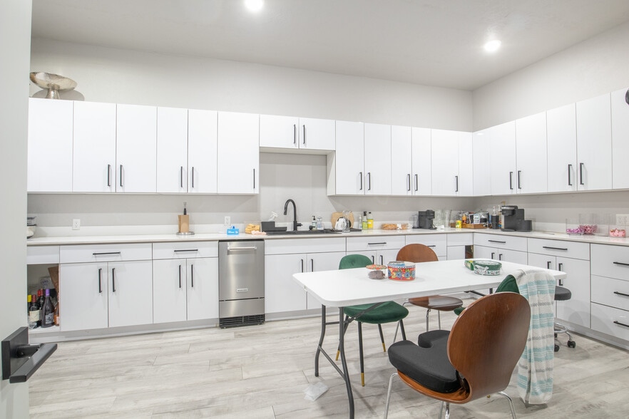 More Photos Of 880 W Main St, Duncan Healthcare For Sale