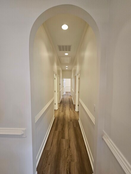More Photos Of 1815 Lockeway Dr, Alpharetta Office For Sale