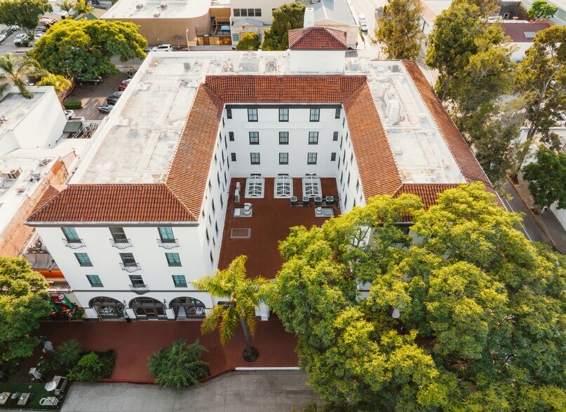 More Photos Of 527-537 State St, Santa Barbara Hotel For Lease