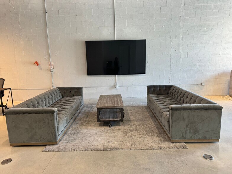 More Photos Of 8747 SW 134th St, Miami Warehouse For Lease