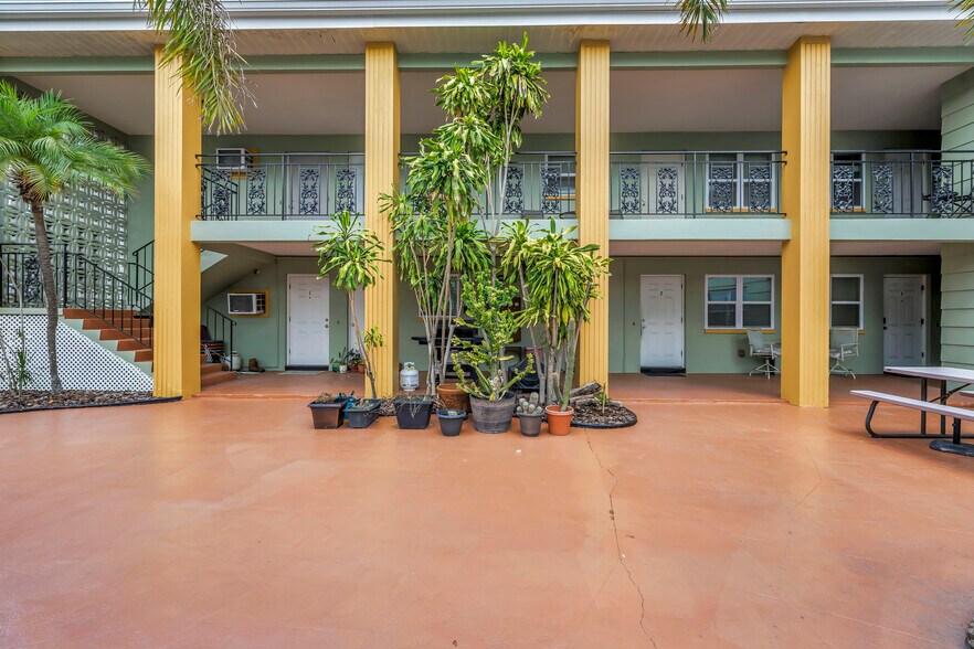 More Photos Of 1520 22nd Ave N, Saint Petersburg Apartments For Sale