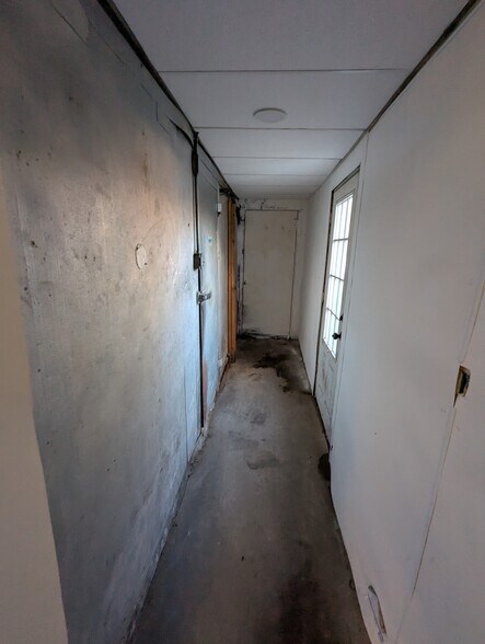 More Photos Of 17 Main St, Ballston Lake Restaurant For Lease