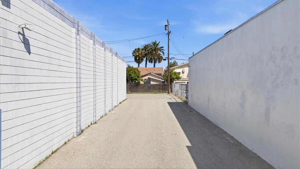 More Photos Of 2268 Long Beach Blvd, Long Beach Medical For Sale