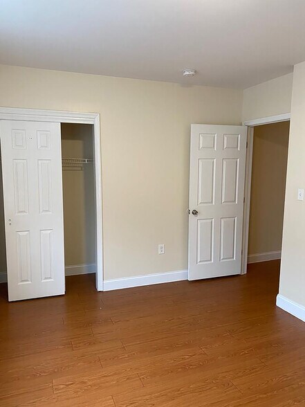 More Photos Of 533 E 2nd Ave, Roselle Apartments For Sale