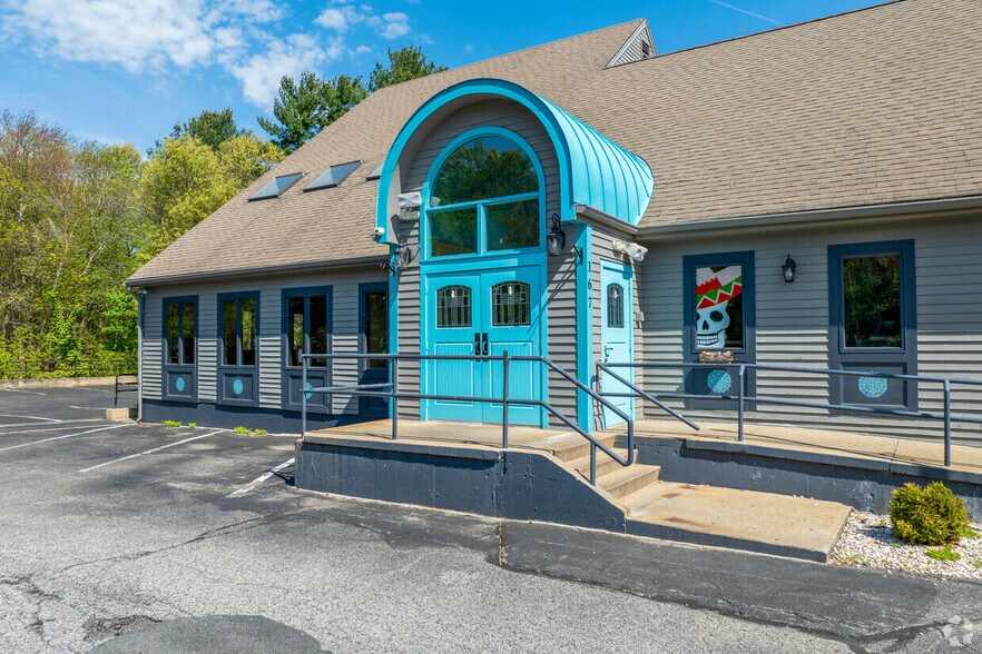 More Photos Of 165-167 Broad St, Hudson Freestanding For Sale