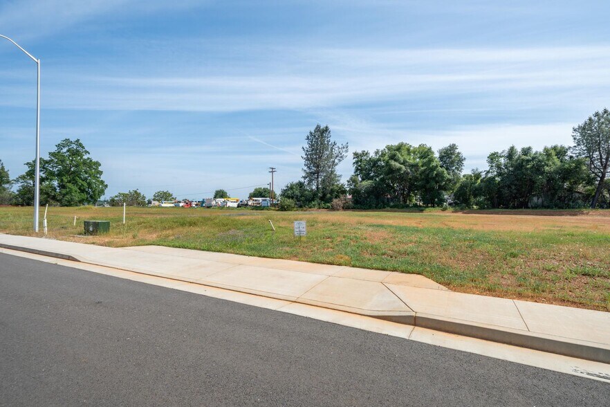 More Photos Of Airport Rd @ Rancho Rd, Redding Land For Sale