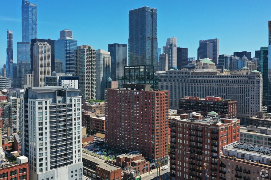 More Photos Of 320 W Illinois St, Chicago Apartments For Lease