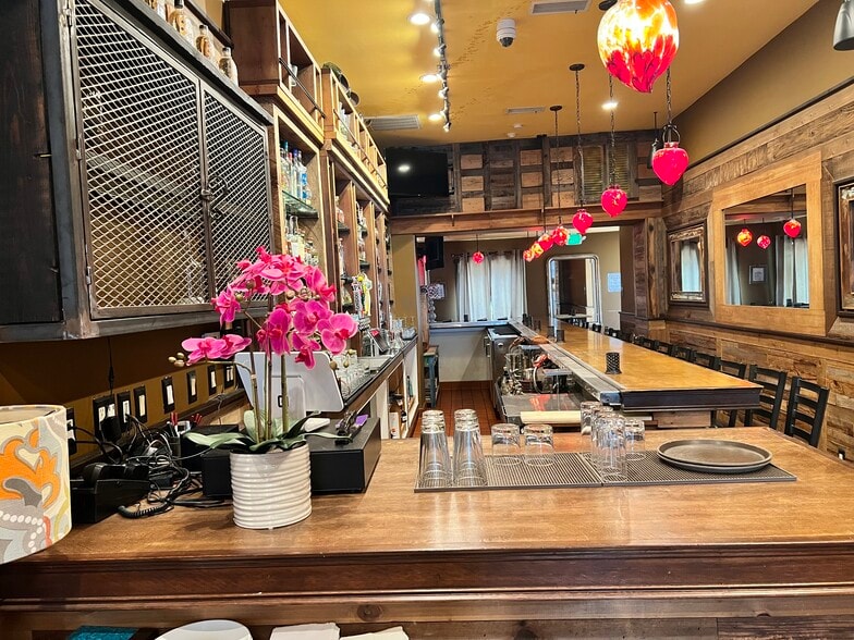 More Photos Of 1121-1139 4th St, San Rafael Storefront Retail Office For Lease