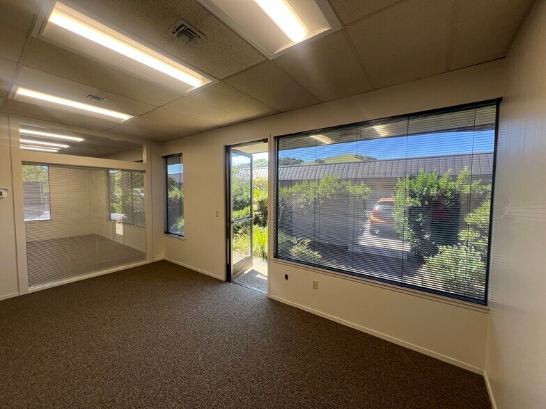 More Photos Of 117-121 Paul Dr, San Rafael Medical For Lease