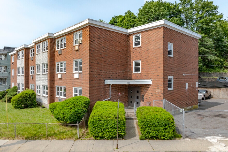 More Photos Of 191 Oak St, Bridgeport Apartments For Sale