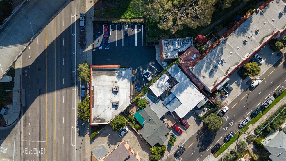 More Photos Of 2900 W Broadway, Los Angeles Office For Sale