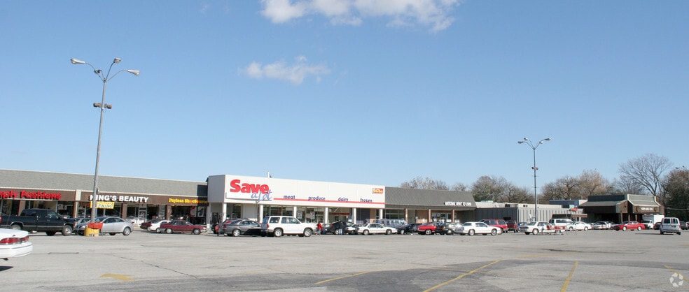 More Photos Of 23-91 N Oaks Plz, Saint Louis Unknown For Lease