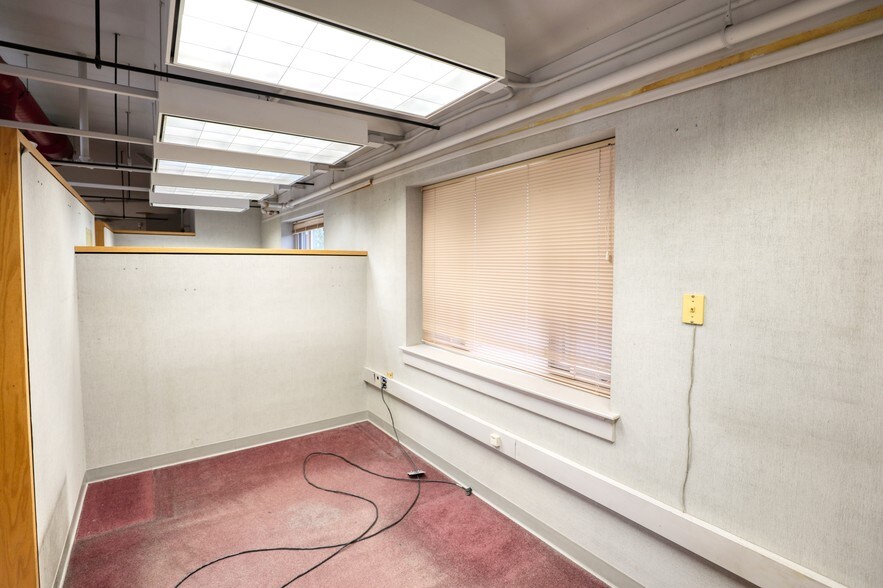 More Photos Of 480 Hampden St, Holyoke Office For Sale