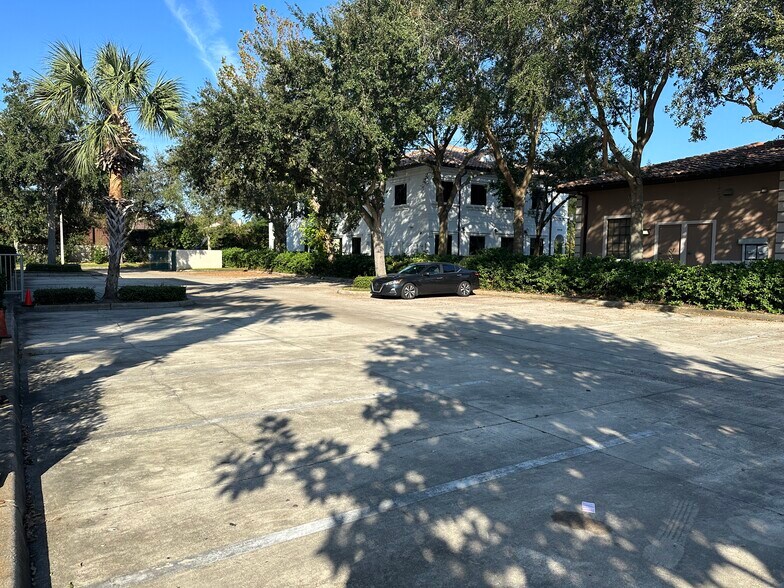 More Photos Of 6000 Turkey Lake Rd, Orlando Medical For Lease