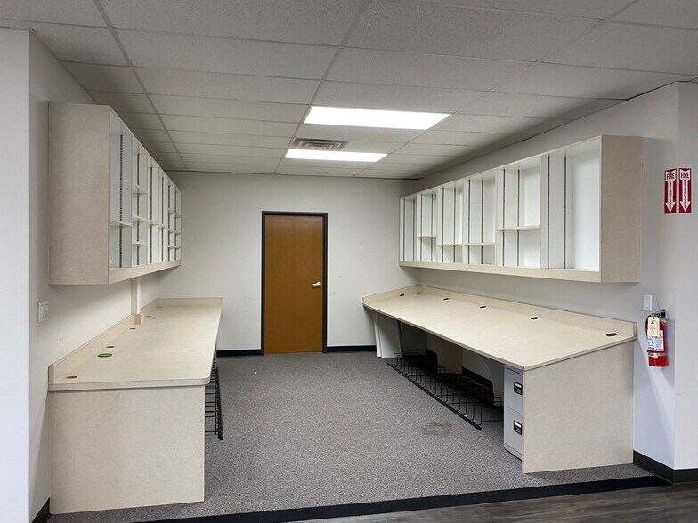 More Photos Of 3841 Ranch Road 620 S, Austin Showroom For Lease