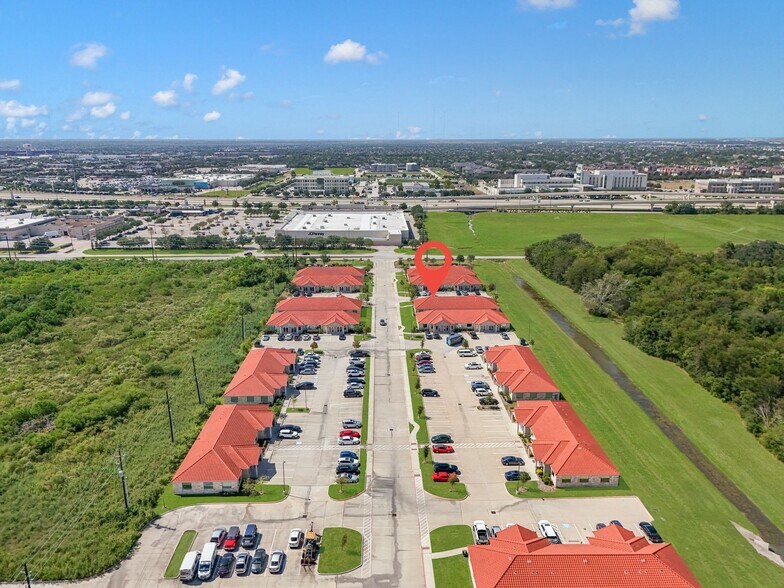 More Photos Of 2743 Smith Ranch Rd, Pearland Loft Creative Space For Sale