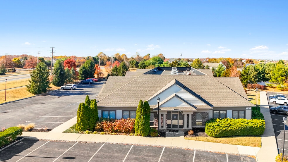 More Photos Of 100 Lexington Rd, Woolwich Office For Sale