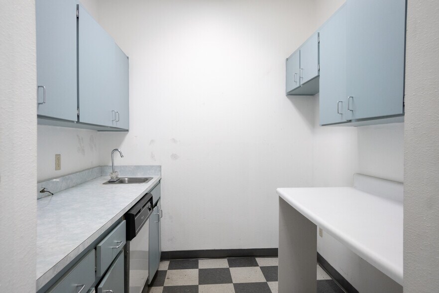 More Photos Of 37810 Medical Arts Ct, Zephyrhills Medical For Sale