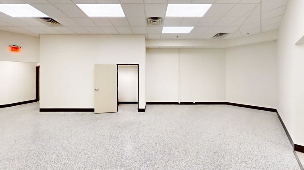 More Photos Of 9015 E Via Linda, Scottsdale Storefront For Lease
