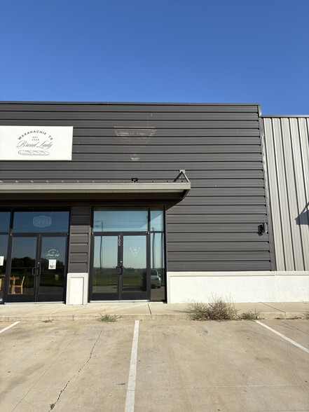 More Photos Of 1010 Technology Way, Waxahachie Freestanding For Lease