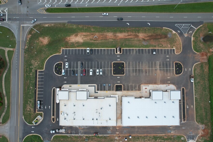 More Photos Of 3151 Russell Pky, Warner Robins General Retail For Lease