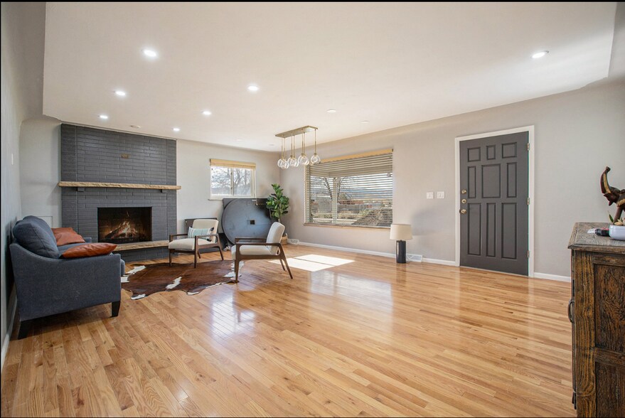 More Photos Of 13118 N Highland Cir, Littleton Warehouse For Lease